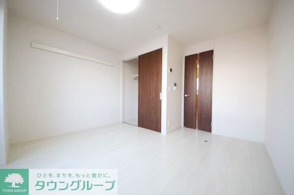 プリムヴェール 弐十五番館の物件内観写真